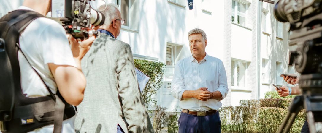 Robert Habeck besucht spar+bau